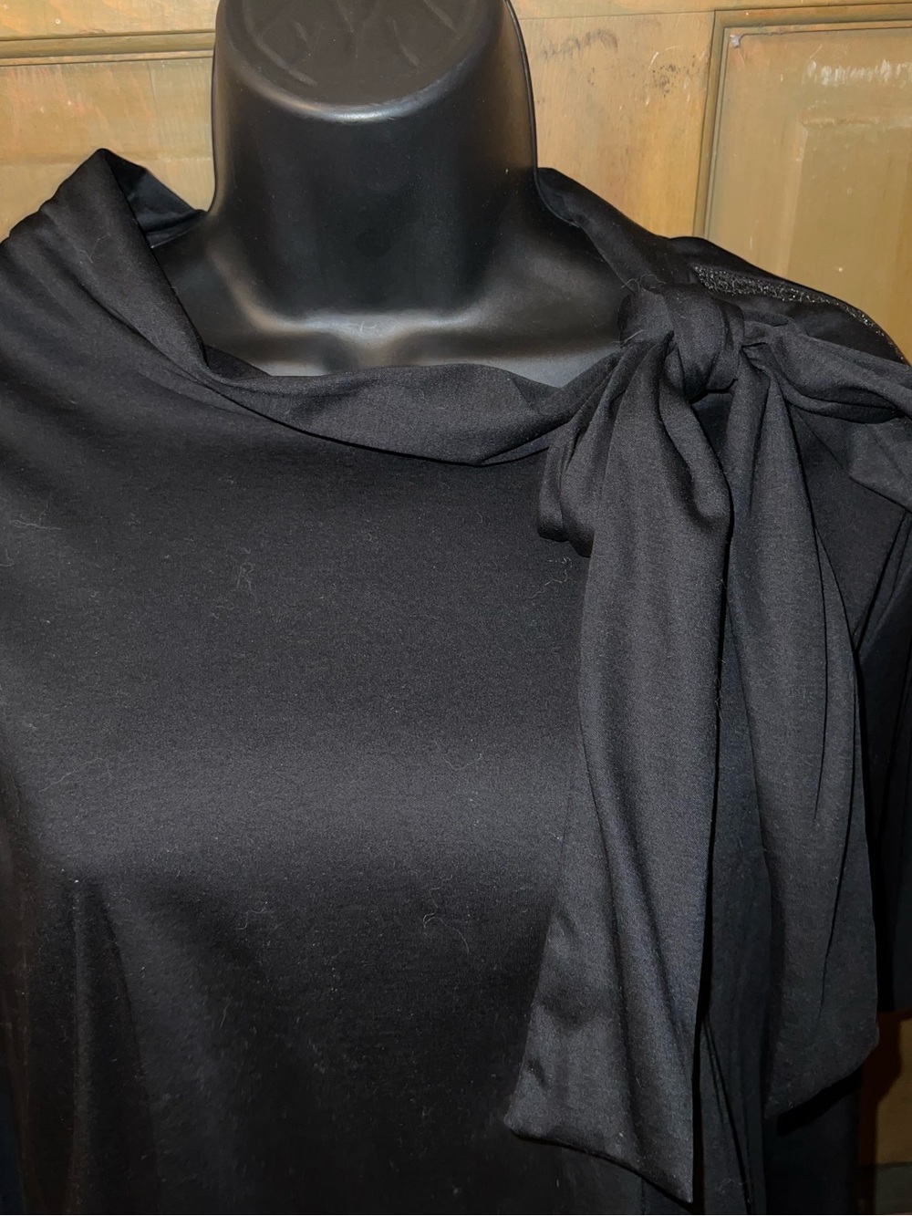 Carolina Herrera Black Tie Neck Silky Draped Flutter Sleeve Blouse Tunic Size L - Picture 8 of 12